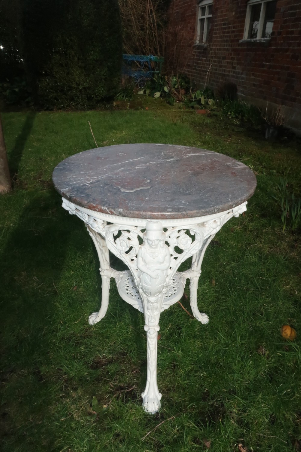 English caste iron pub table