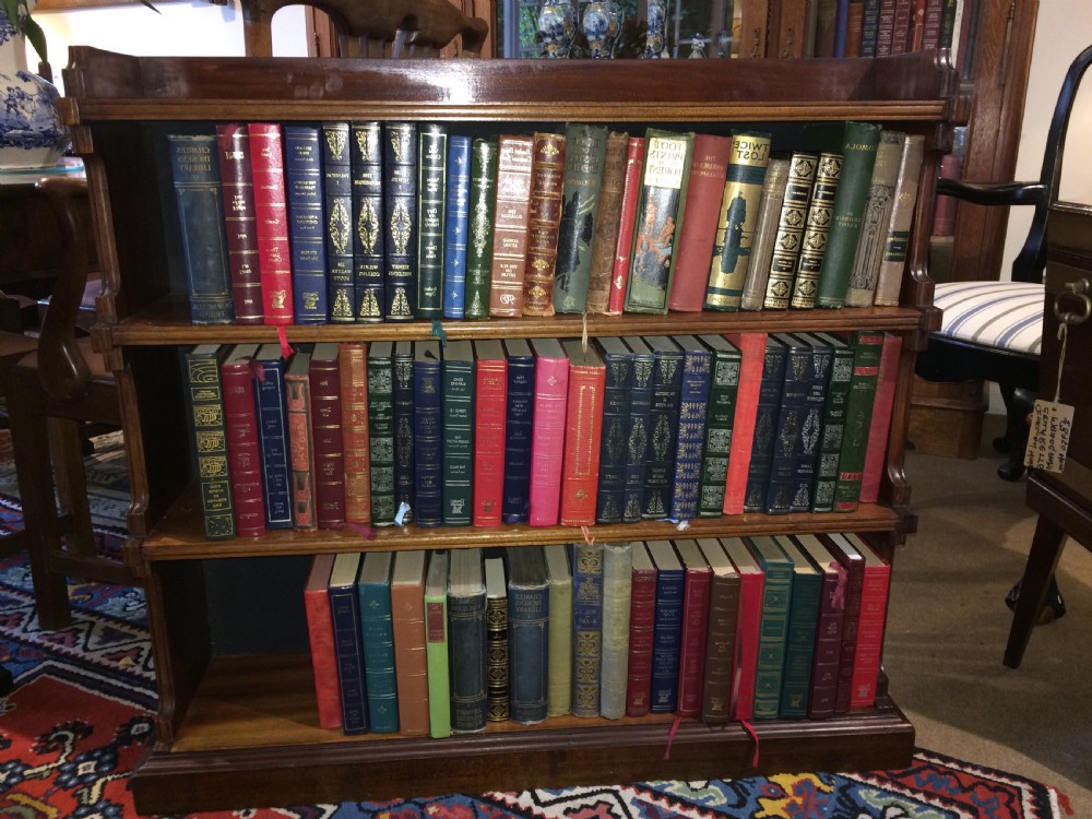 Mahogany bookcase View IV