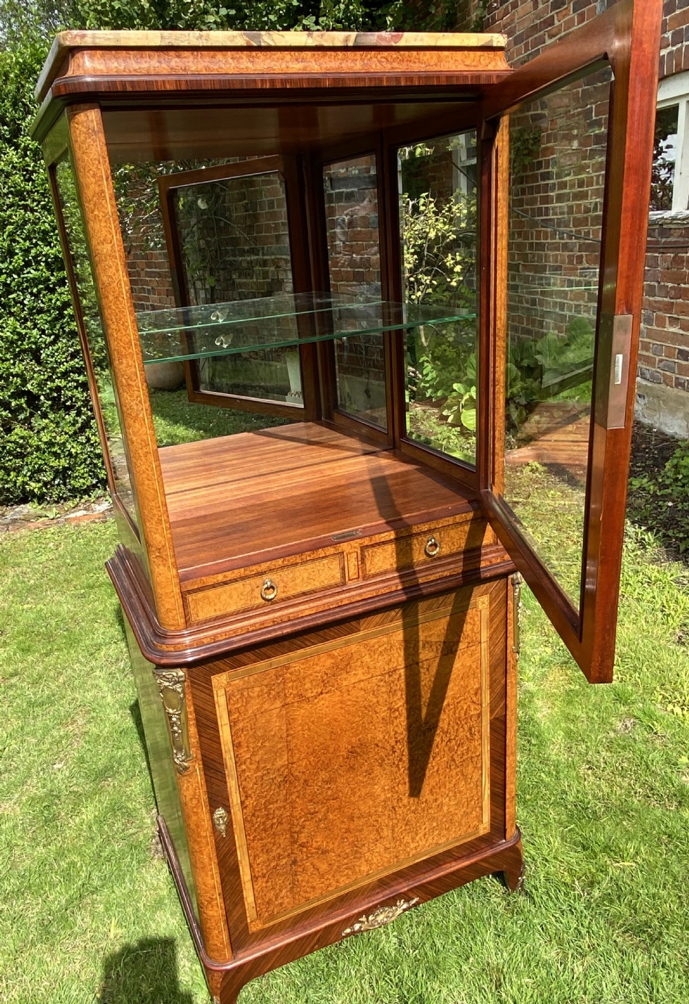 Superb quality Paris maker amboyna cabinet  View XV