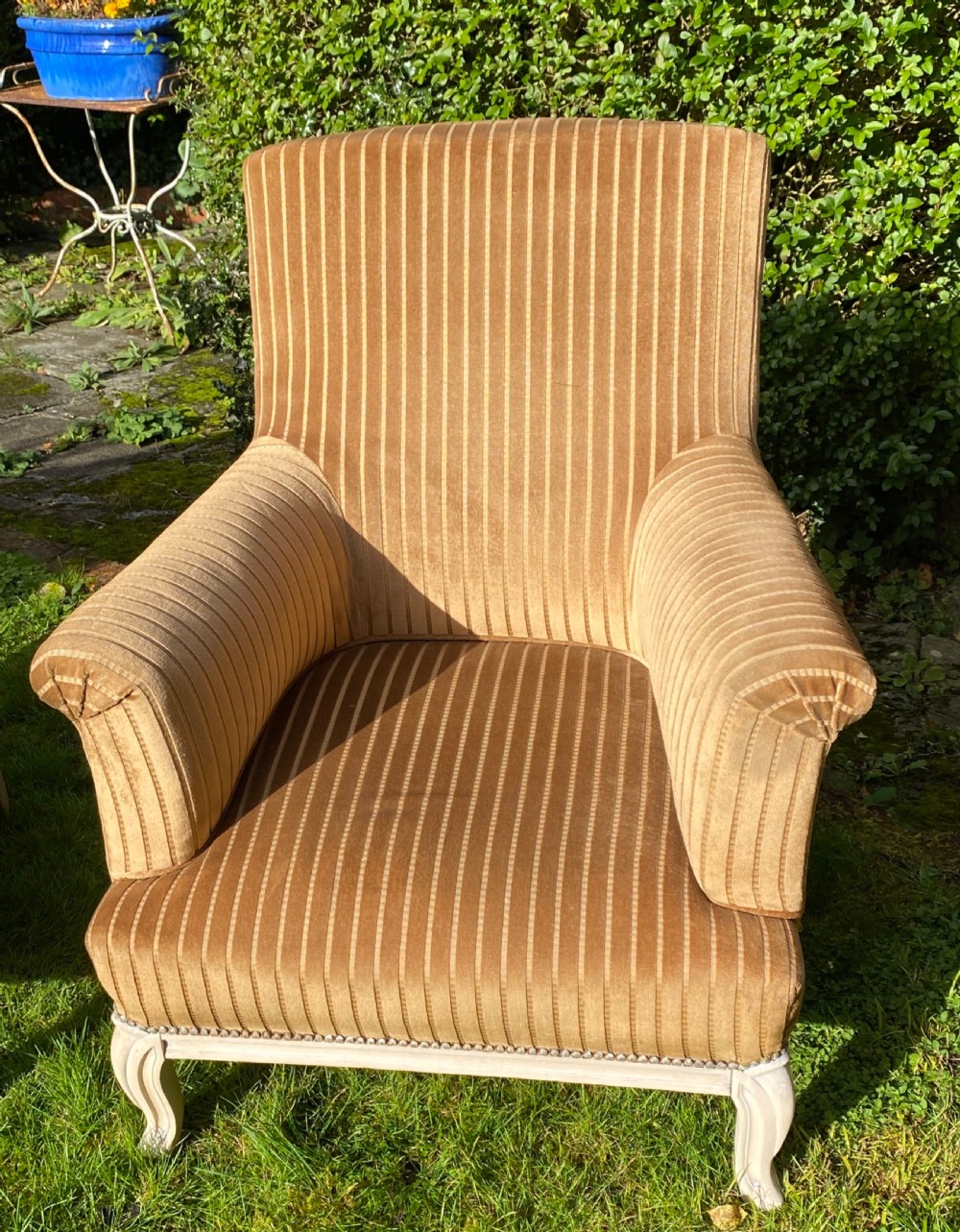 Pair of large painted armchairs View V