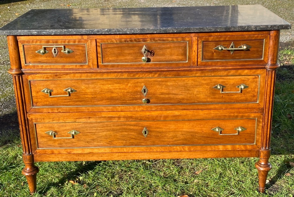 Late 18th Century walnut commode 