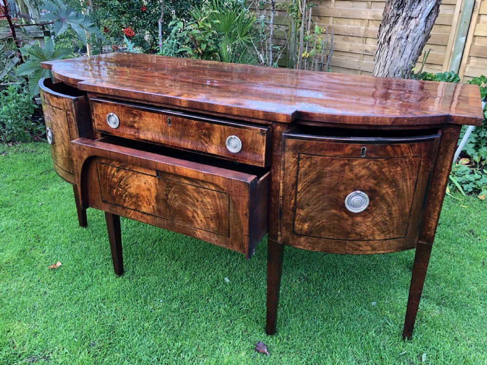 Georgian mahogany sideboard 