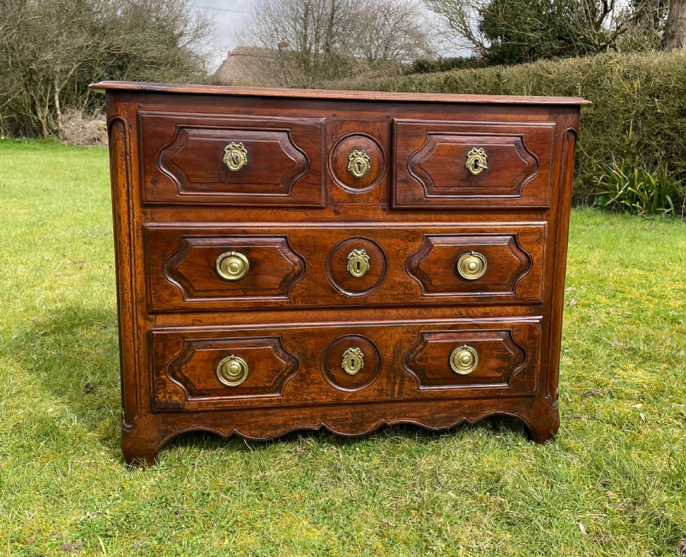 Louis xv walnut commode  View VII