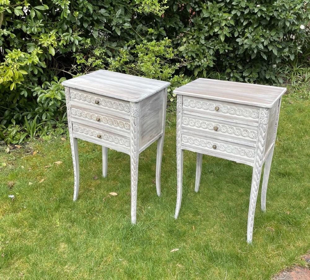 Pretty painted pair of french bedsides 