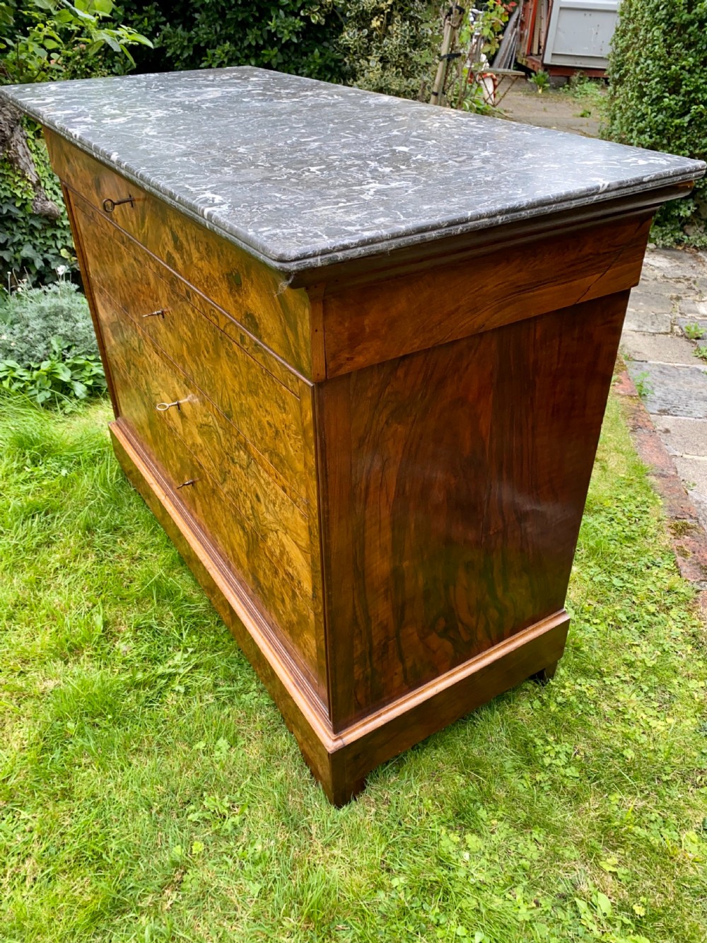 Louis Philippe commode in burr walnut  View IV