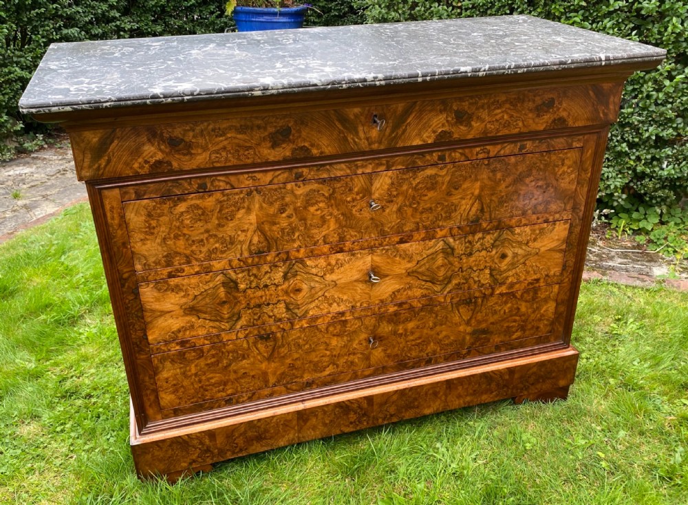 Louis Philippe commode in burr walnut  View VII