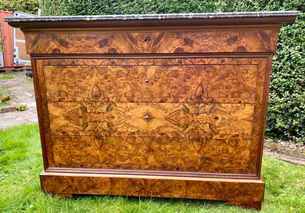 Louis Philippe commode in burr walnut  View VIII