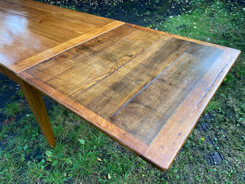 Large extending country table  View III