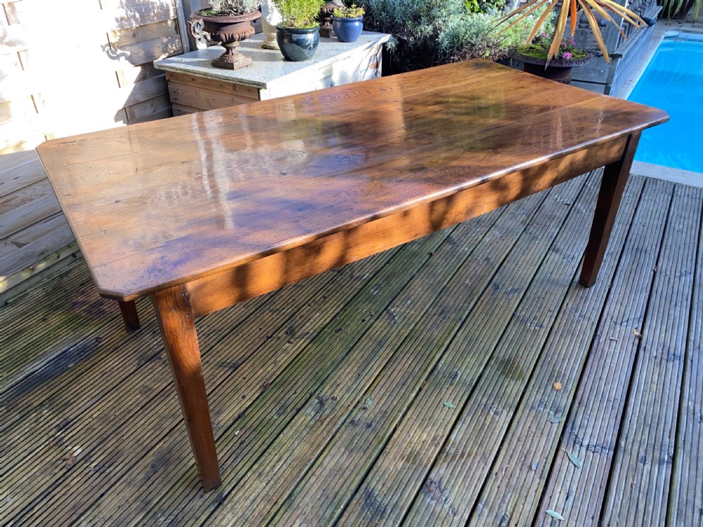 Farmhouse table in oak View VI