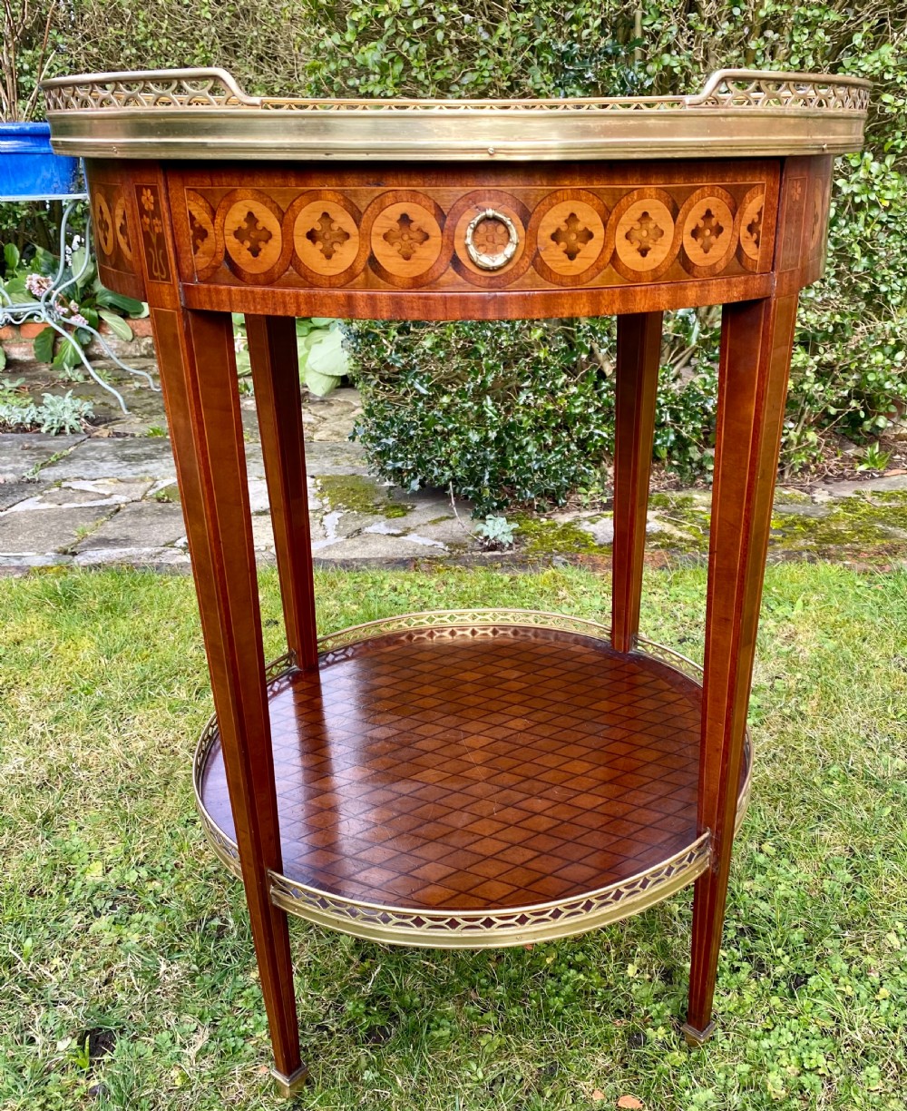 French Occasional or bouillotte table View V