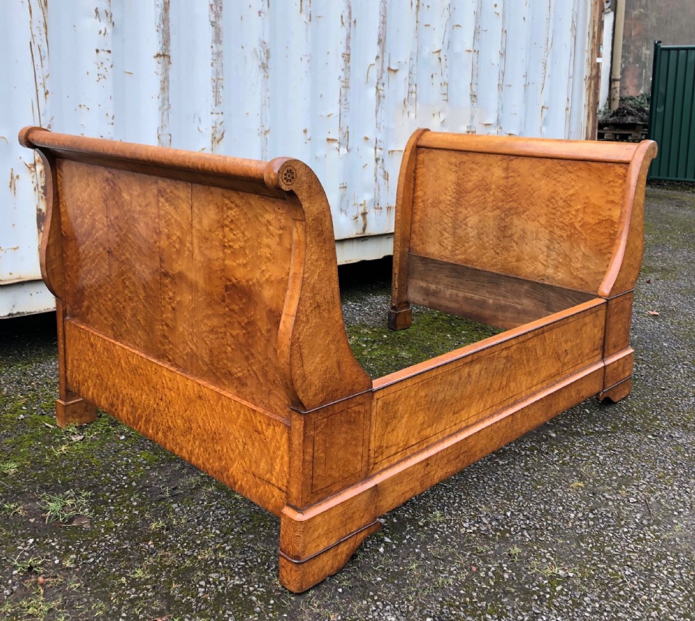 French Lit Bateau in Burr Maple