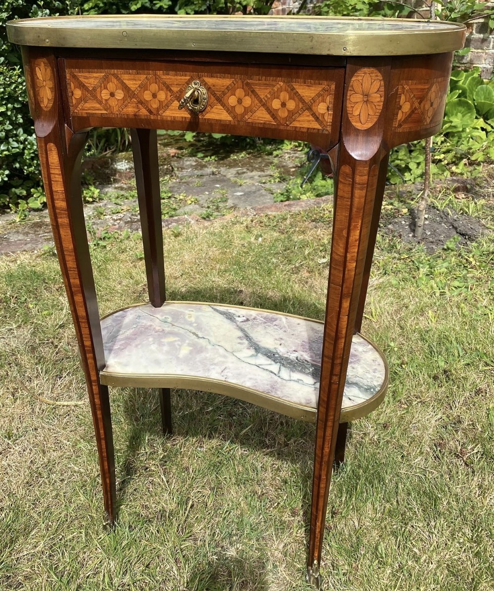 Small fine quality parquetry and marquetry side table 