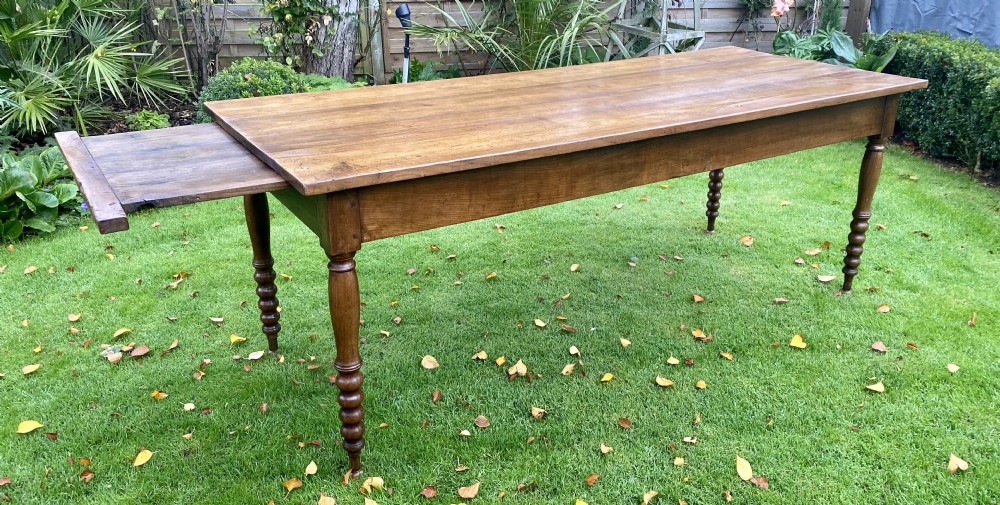 French farmhouse table 