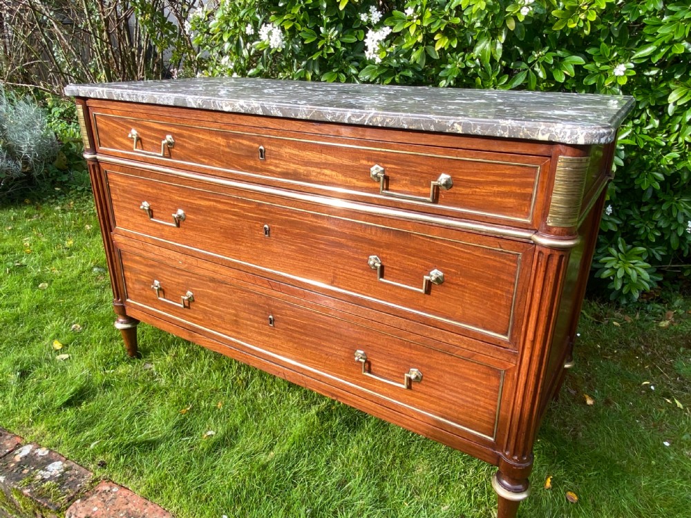 Louis XVI commode in mahogany  View VI