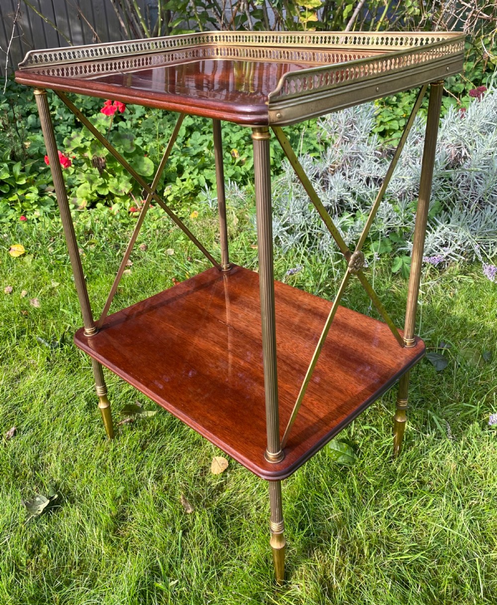 Small Etarge or stand View II