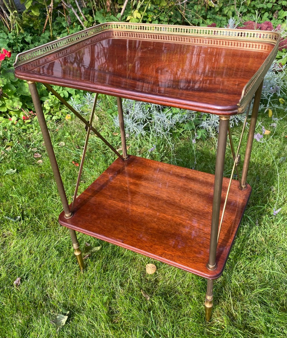 Small Etarge or stand View III