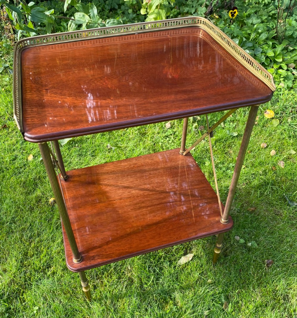 Small Etarge or stand View IV