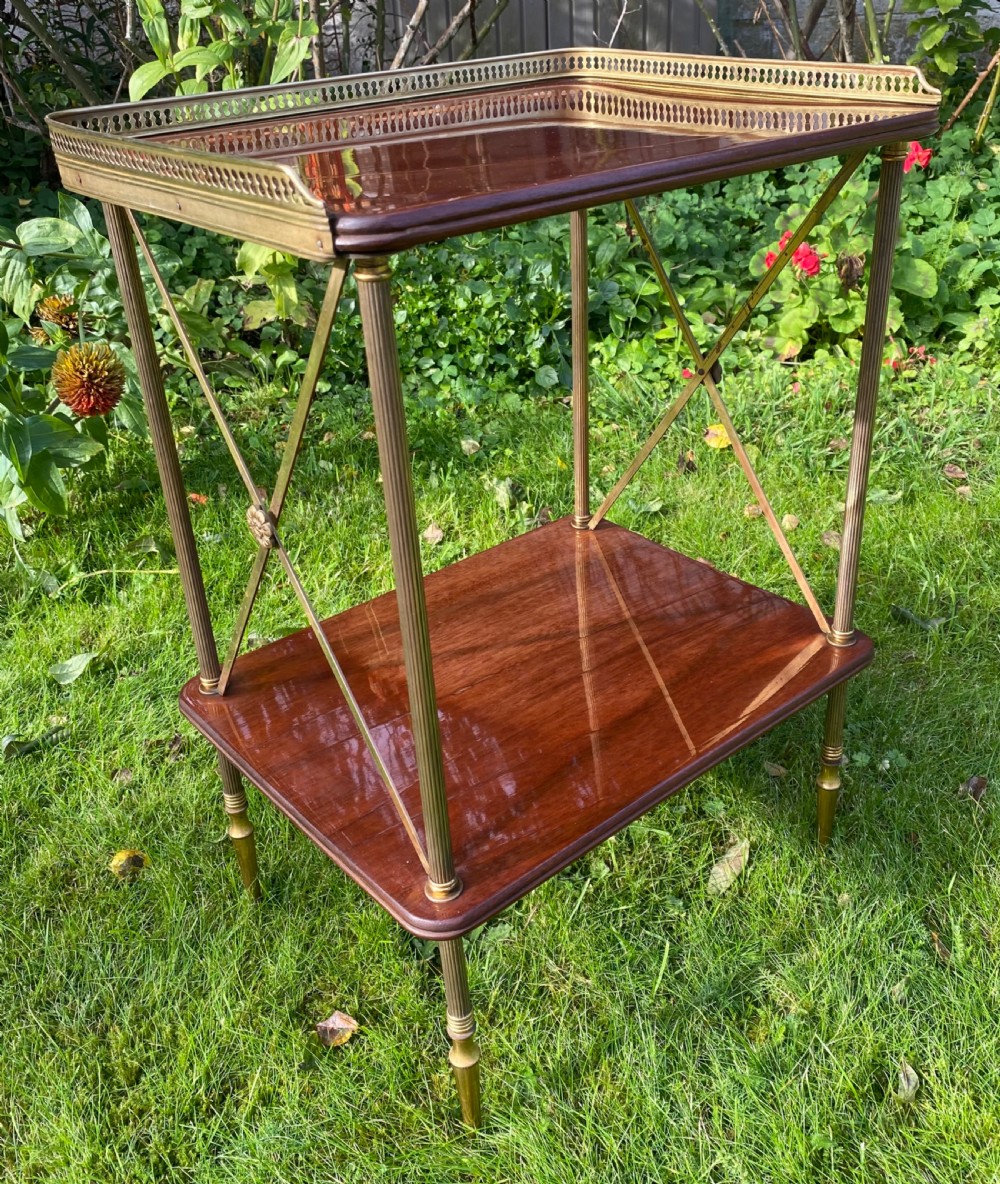 Small Etarge or stand View V