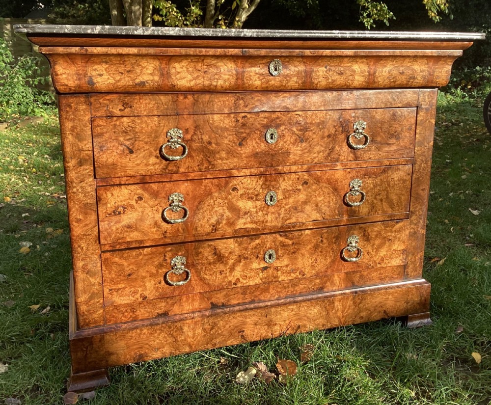 Louis Philippe commode in burr walnut 