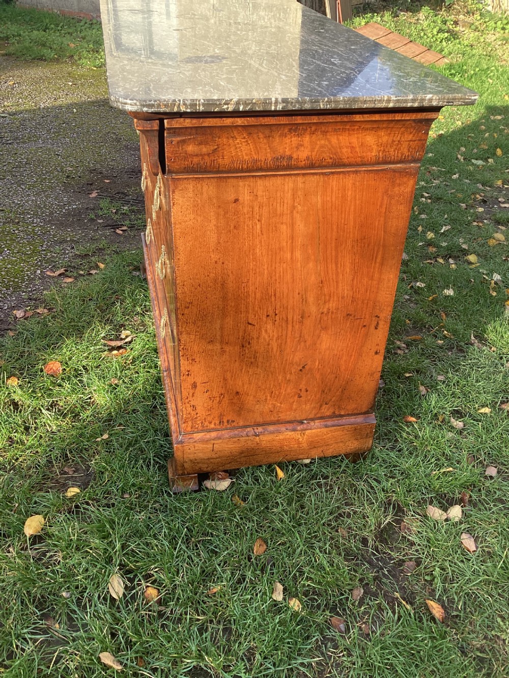 Louis Philippe commode in burr walnut  View III