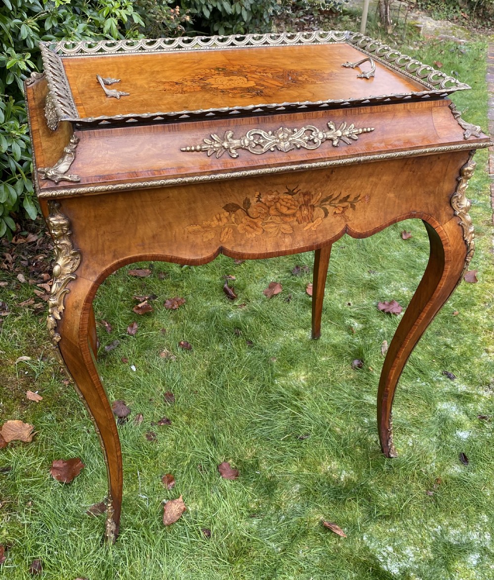English Louis XV style jardiniere in walnut  View III