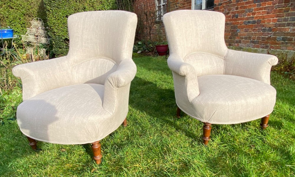 Duchesse brisee  or pair of chairs and stool View V