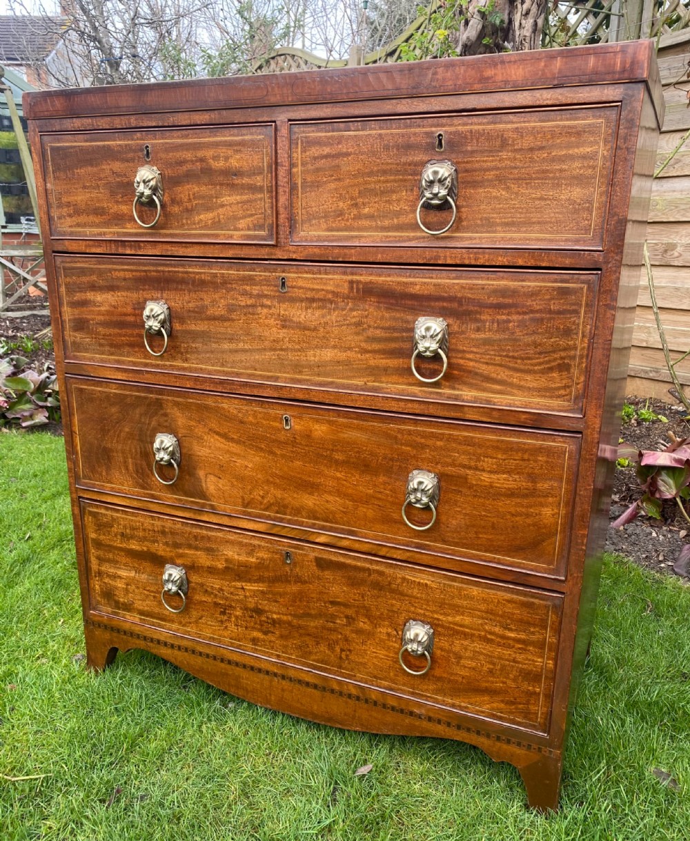 Small Regency chest of drawers 