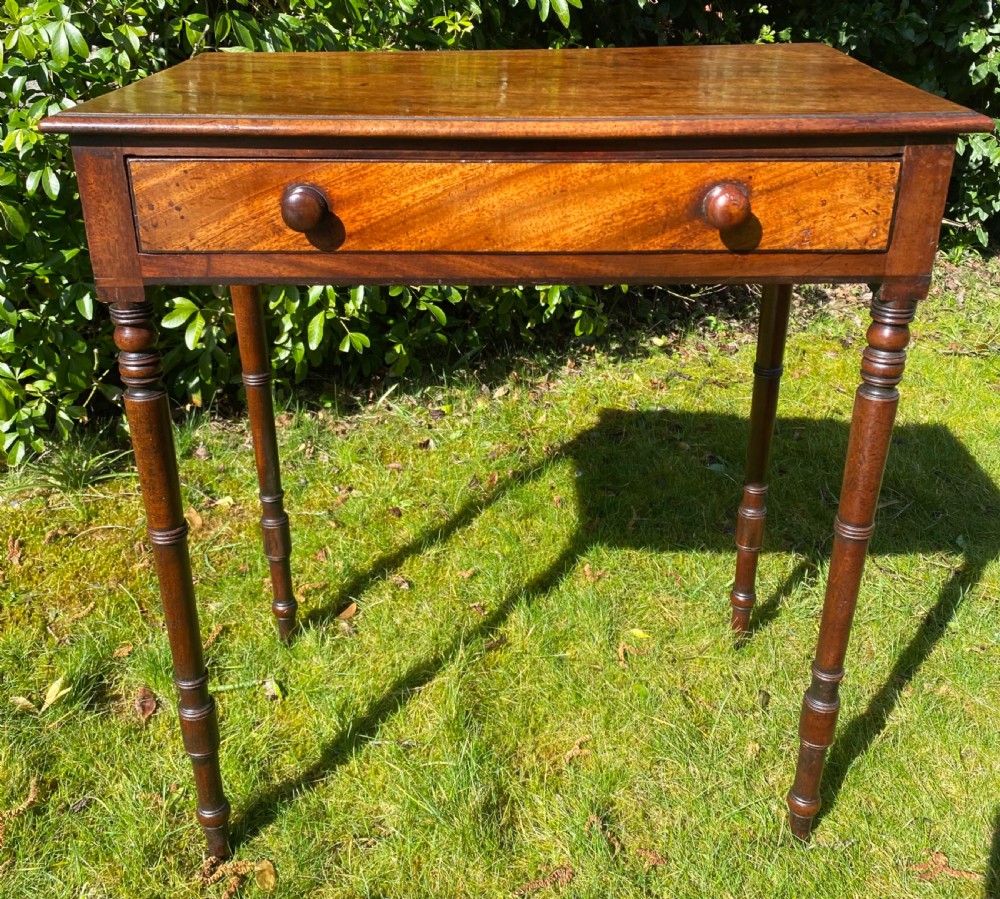 Small late Georgian side table 