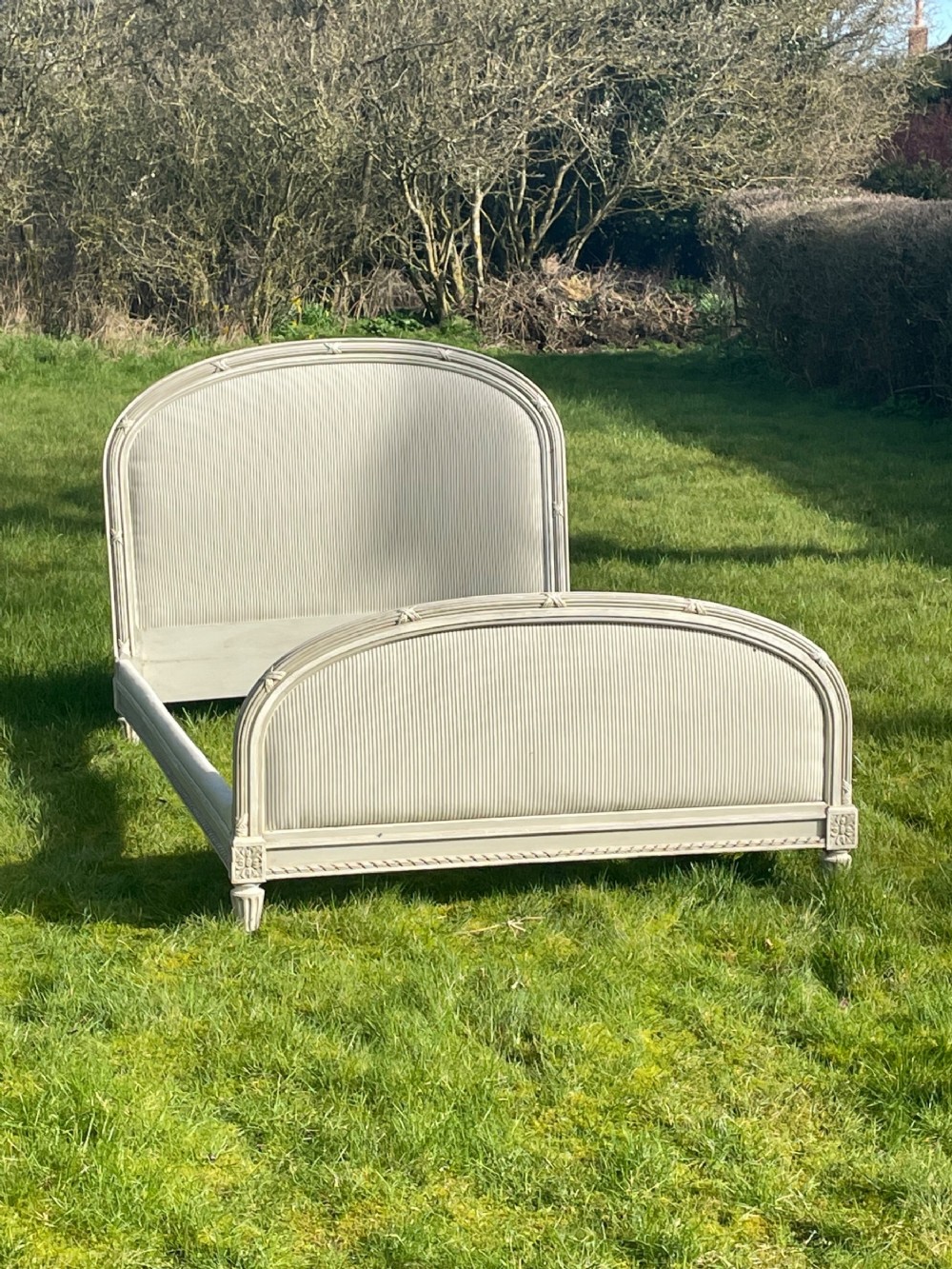 French standard double bed 