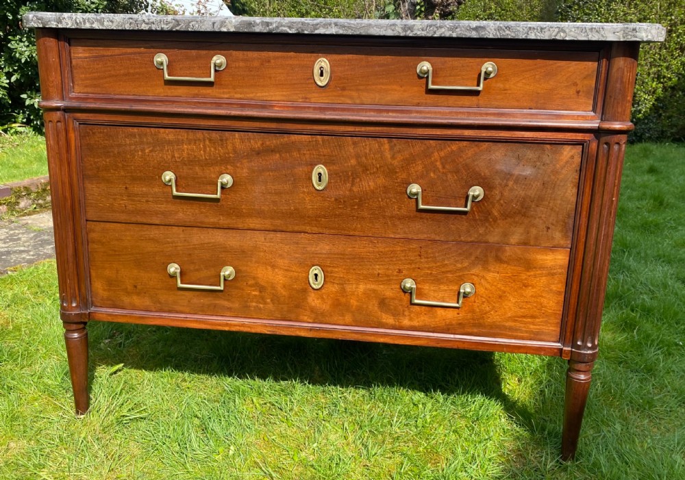 Late 18th century mahogany commode