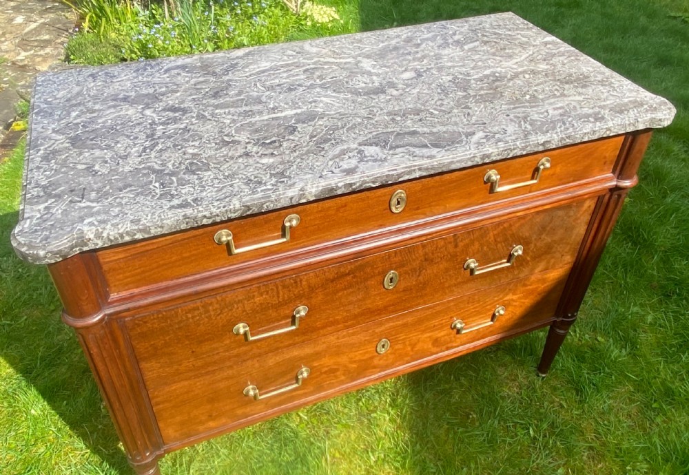 Late 18th century mahogany commode View III