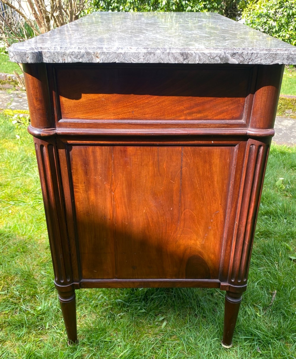 Late 18th century mahogany commode View IV