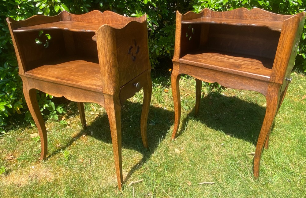 Pair of country bedside tables in oak
