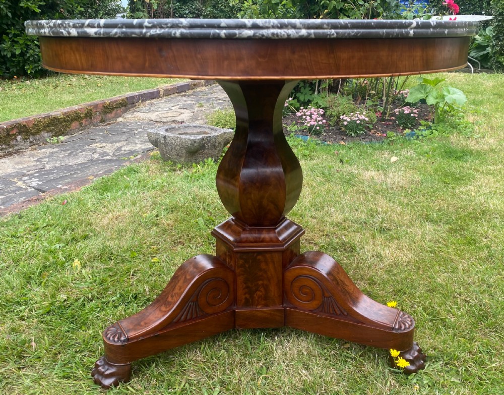 Flame mahogany Gueridon or centre table