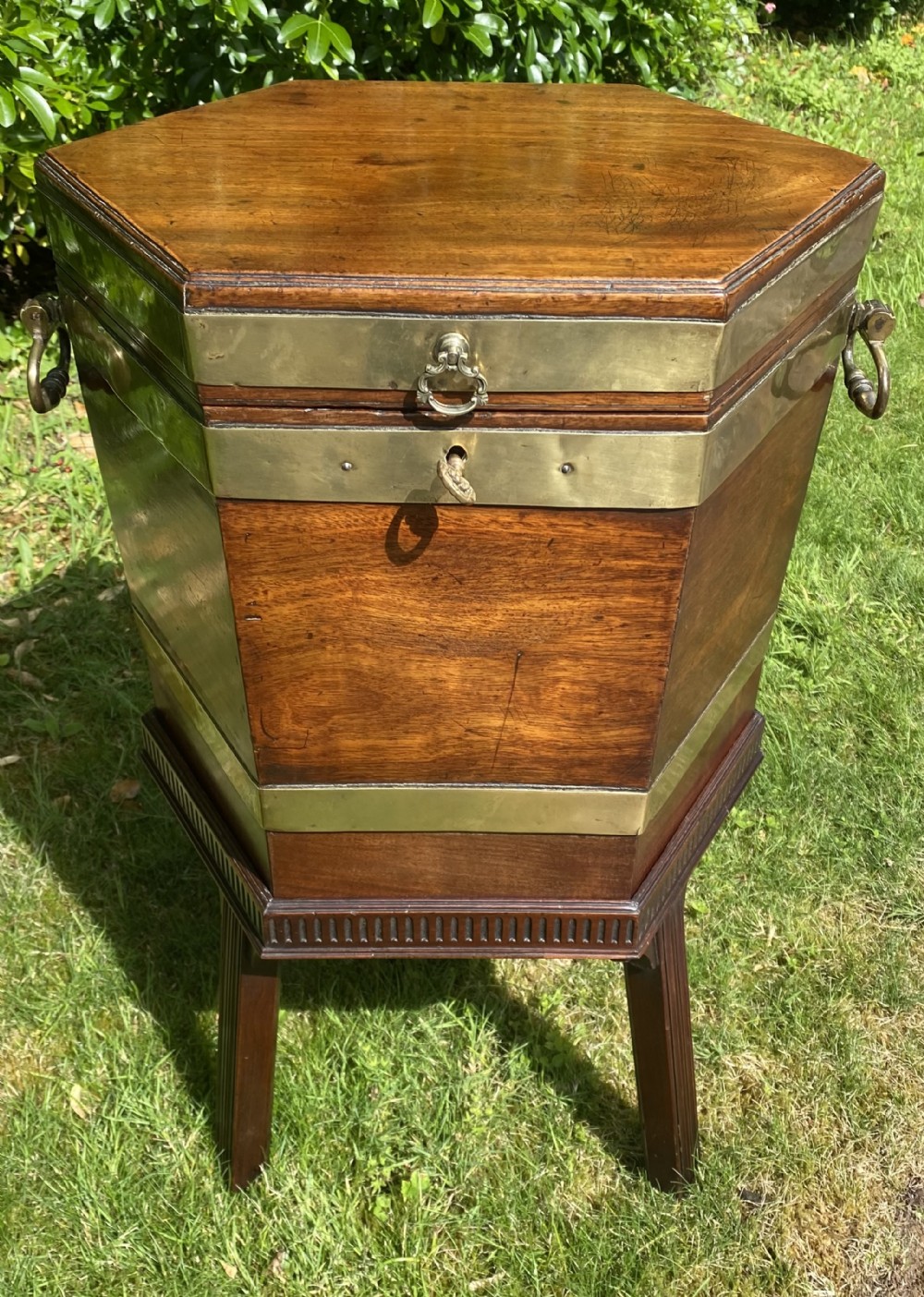 18th Century mahogany cellarette