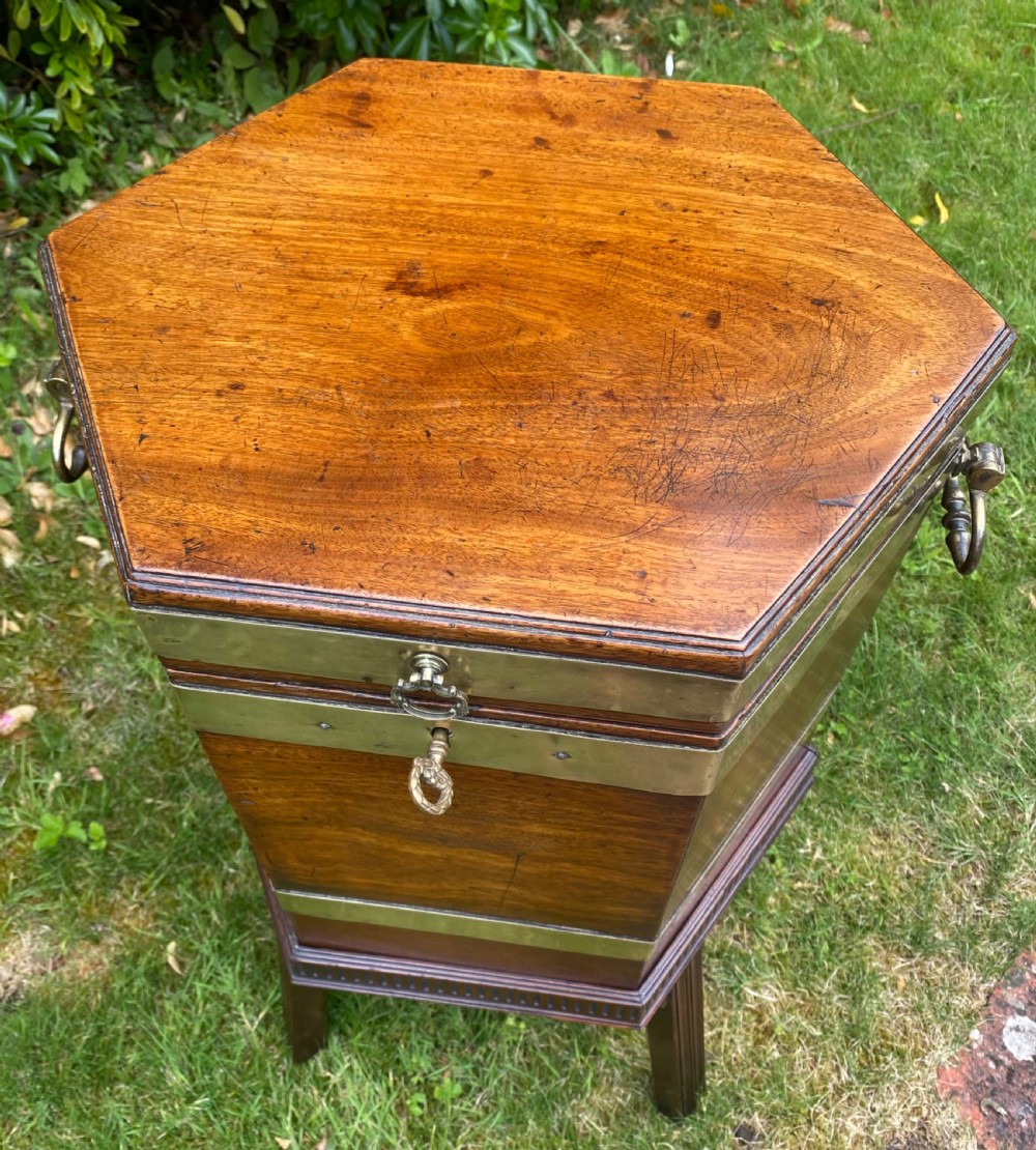 18th Century mahogany cellarette View III