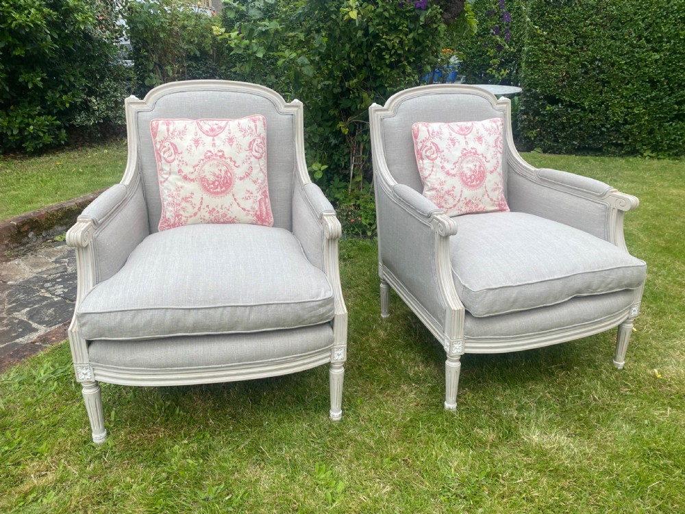 Pair of large Bergere armchairs  View VI