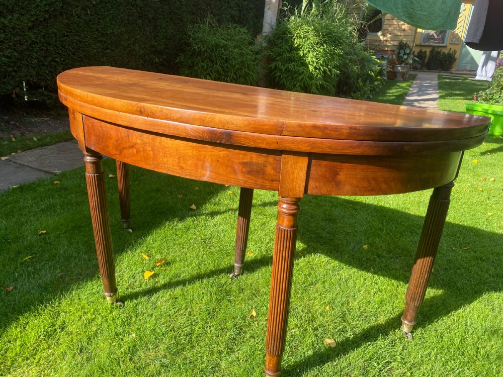 French country oval table in walnut  View III