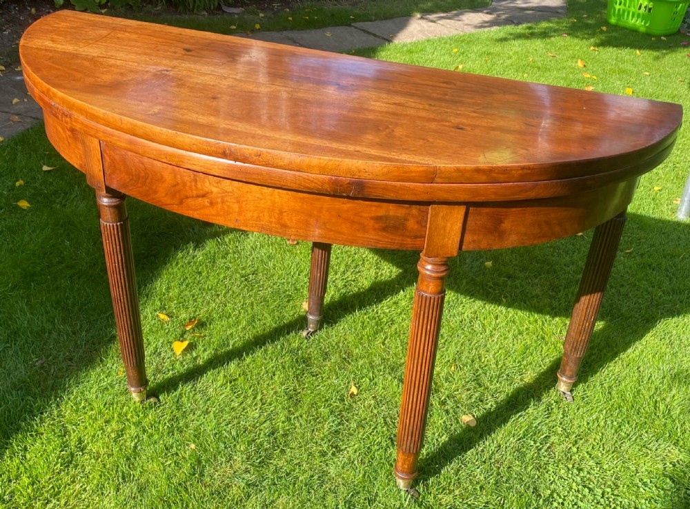 French country oval table in walnut  View IV