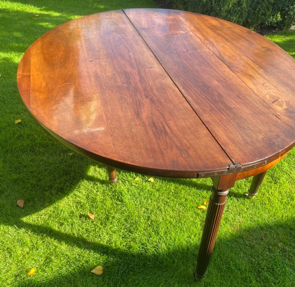 French country oval table in walnut  View V