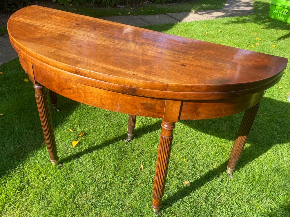 French country oval table in walnut  View VI
