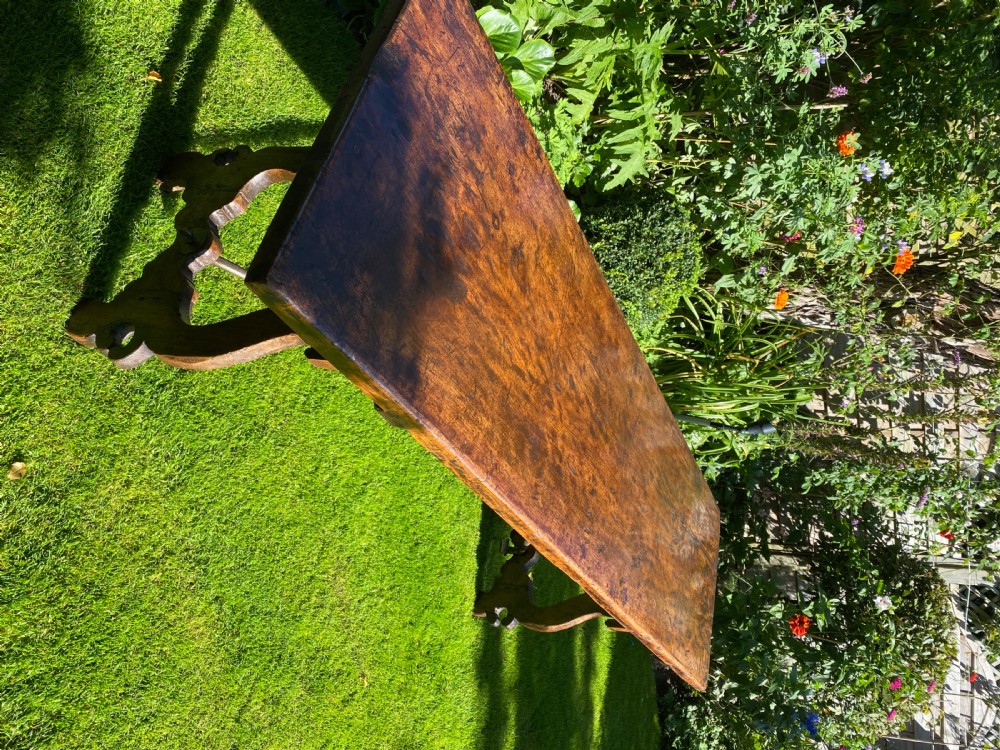 17th Century Spanish table in walnut  View II