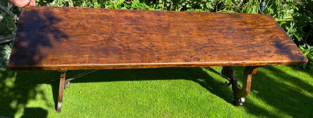 17th Century Spanish table in walnut  View III