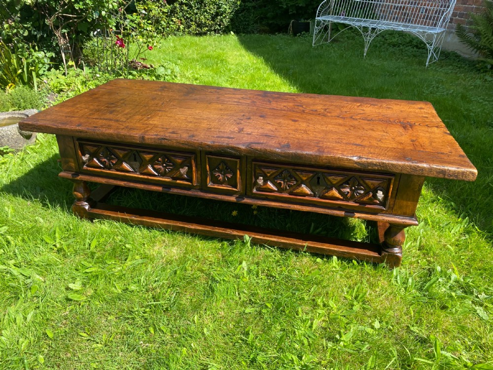 17th Century coffee table in walnut  View III