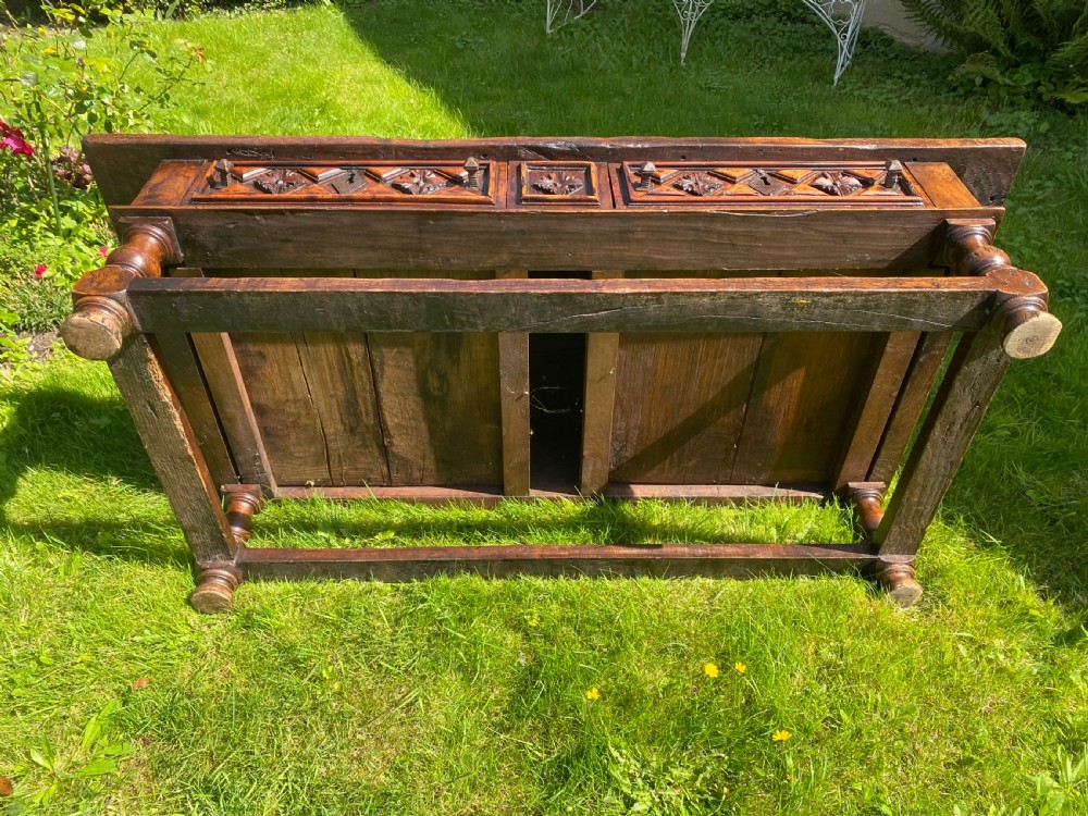 17th Century coffee table in walnut  View IV
