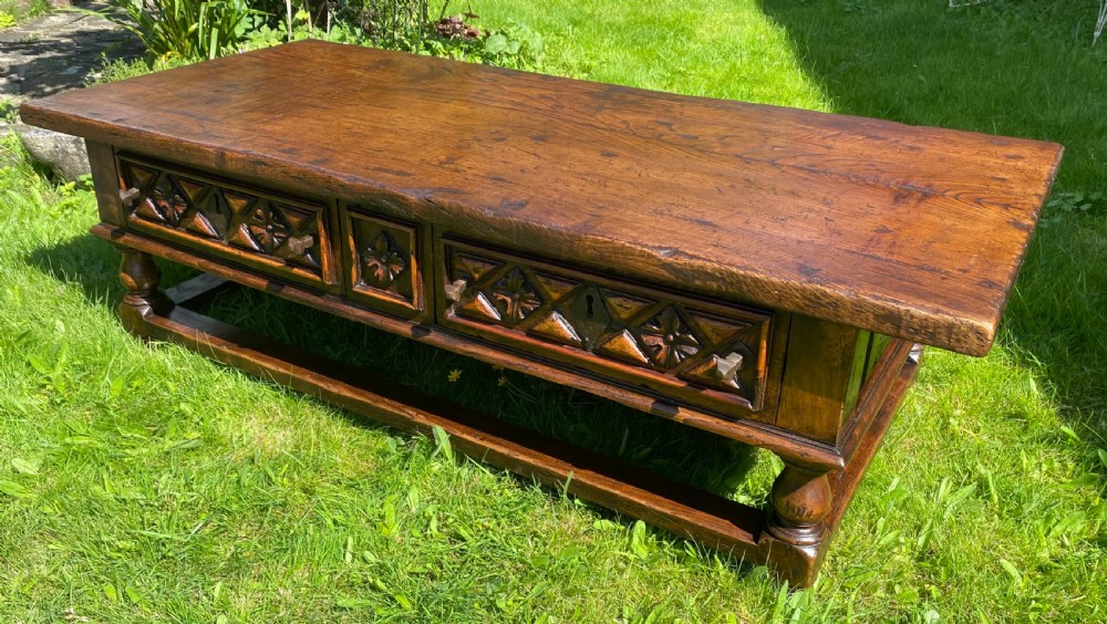 17th Century coffee table in walnut  View VI