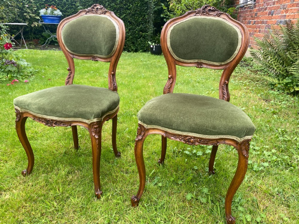 Pretty pair of carved walnut side chairs