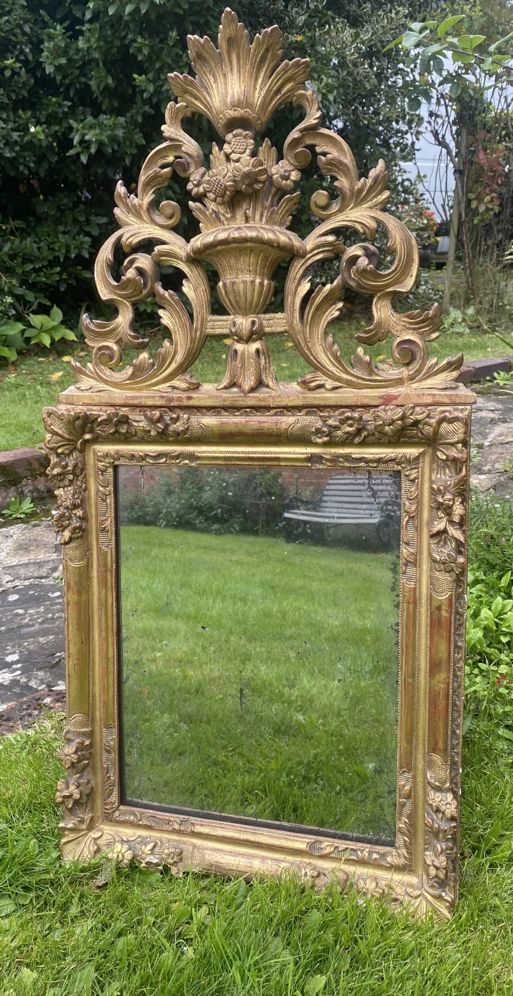 18th Century carved giltwood mirror
