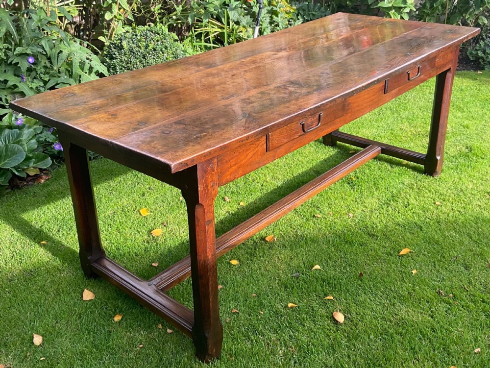 Large farmhouse table in oak View III