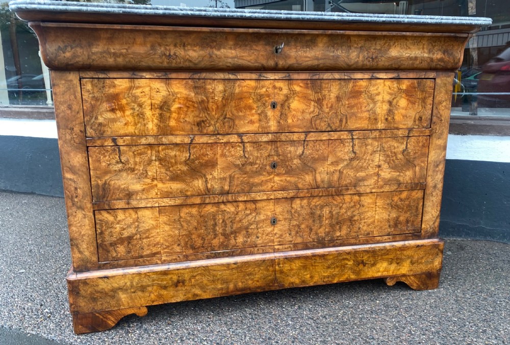 French Burr walnut commode